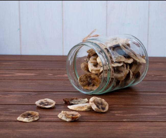 ਸਾਵਣ ਵਰਤ ਦੌਰਾਨ ਪੱਕੇ ਕੇਲਿਆਂ ਦੇ ਨਾਲ-ਨਾਲ ਕੱਚੇ ਕੇਲਿਆਂ ਦਾ ਵੀ ਸੇਵਨ ਕੀਤਾ ਜਾਂਦਾ ਹੈ। ਤੁਸੀਂ ਕੱਚੇ ਕੇਲਿਆਂ ਨੂੰ ਚਿਪਸ, ਪਕੌੜਿਆਂ ਜਾਂ ਇਸ ਤਰ੍ਹਾਂ ਦੇ ਵਿੱਚ ਫ੍ਰਾਈ ਕਰਕੇ ਵੀ ਖਾ ਸਕਦੇ ਹੋ।