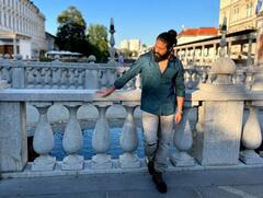 Yash Radhika Pandit Pics: पत्नी राधिका पंडित के साथ वेकेशन पर क्वॉलिटी टाइम बिता रहे हैं 'केजीएफ' स्टार यश, देखें खूबसूरत फोटो