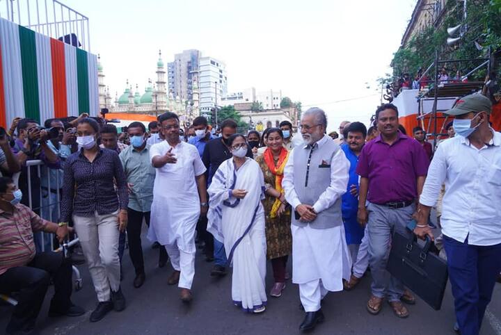 নিরাপত্তার দায়িত্বে থাকছেন ডেপুটি কমিশনার পদমর্যাদার ৩০ জন অফিসার। ৭০ জন অ্যাসিস্ট্যান্ট কমিশনার পদমর্যাদার অফিসার এবং ১৫০ জন ইন্সপেক্টর পদমর্যাদার অফিসার। এছাড়াও ৭৫০ জন পুলিশ কর্মী থাকছেন বিভিন্ন রাস্তায়। শুধু ধর্মতলা চত্বর ও আশপাশের নিরাপত্তার দায়িত্বে থাকছেন সাড়ে তিন হাজার পুলিশ কর্মী।