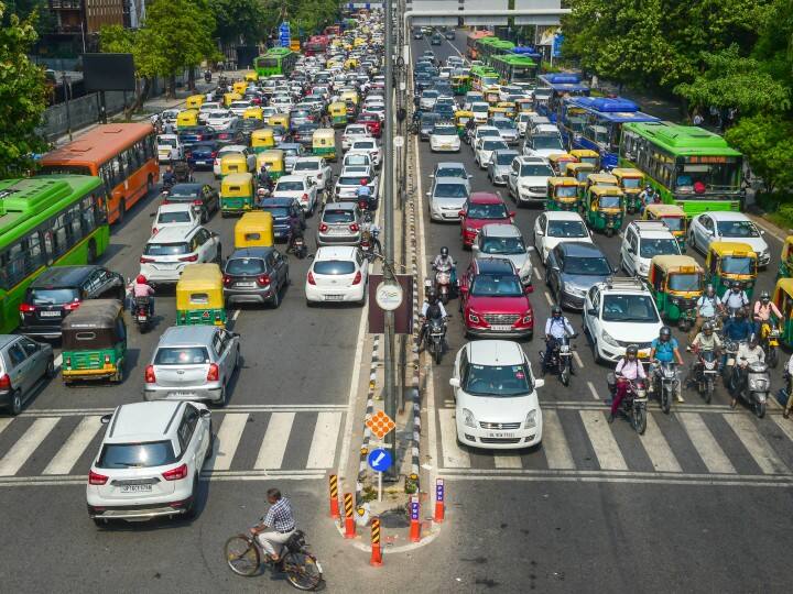 Delhi Air Pollution 50 Lakh Vehicles Registration Cancel Transport Department Diesel Cars Rules  Air Pollution: दिल्ली की हवा को ख़राब करने वाले 50 लाख वाहनों के रजिस्ट्रेशन रद्द, अगर सड़क पर दिखे तो होंगे सीज