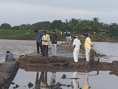 Photo: पाऊस आला धावून, पूल गेला वाहून; गावकऱ्यांचे प्रचंड हाल