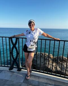 IN Pics: 50 साल की Mandira Bedi ने हवा में दिखाया ऐसा करतब, देखकर आप भी कहेंगे OMG!