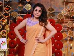 Actress Ramya Krishnan: மூக்குத்தி பேபி க்யூட்டா இருக்கீங்க...90s கிட்ஸின் பேவரைட் ரம்யா கிருஷ்ணன் க்ளிக்ஸ்!