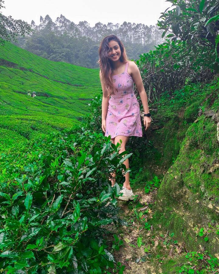 దీపికా పిల్లి లేటెస్ట్ ఫోటోస్. Image Credit: Deepika Pilli/Instagram