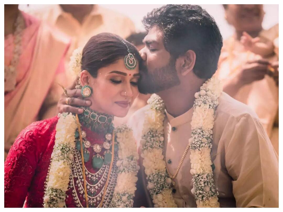 Nayanthara-Vignesh: నయన్, విఘ్నేష్లకు నెట్ఫ్లిక్స్ షాక్ - రూ.25 కోట్లు తిరిగిస్తారా? Netflix Sends Notices To Nayanthara-Vignesh For 25 Crores Nayanthara-Vignesh: నయన్, విఘ్నేష్లకు నెట్ఫ్లిక్స్ షాక్ - రూ.25 కోట్లు తిరిగిస్తారా?