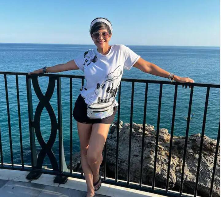 ਮੰਦਿਰਾ ਬੇਦੀ ਆਪਣੇ ਬੱਚਿਆਂ ਅਤੇ ਦੋਸਤਾਂ ਨਾਲ ਛੁੱਟੀਆਂ ਮਨਾਉਣ ਗਈ ਹੈ। ਉਹ ਲਗਾਤਾਰ ਆਪਣੇ ਟ੍ਰਿਪ ਦੀਆਂ ਤਸਵੀਰਾਂ ਸ਼ੇਅਰ ਕਰ ਰਹੀ ਹੈ।