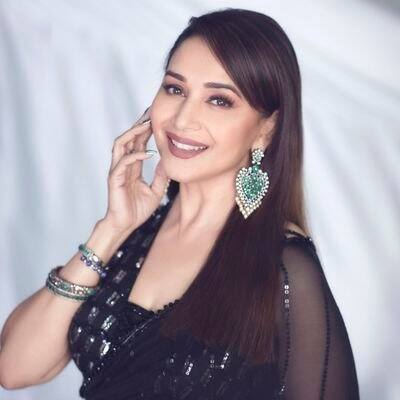 माधुरी दीक्षित (Madhuri Dixit) को हाल ही में नेटफ्लिक्स के ‘द फेम गेम’ नाम की वेब सीरीज में काफी पसंद किया गया था.