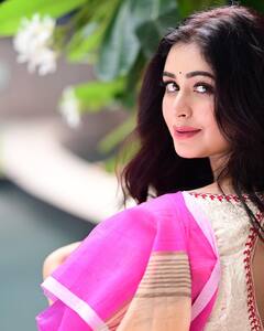 Ritabhari Chakraborty: প্রাচ্য থেকে পাশ্চাত্য, সোশ্যাল মিডিয়ায় নজরকাড়া ঋতাভরী