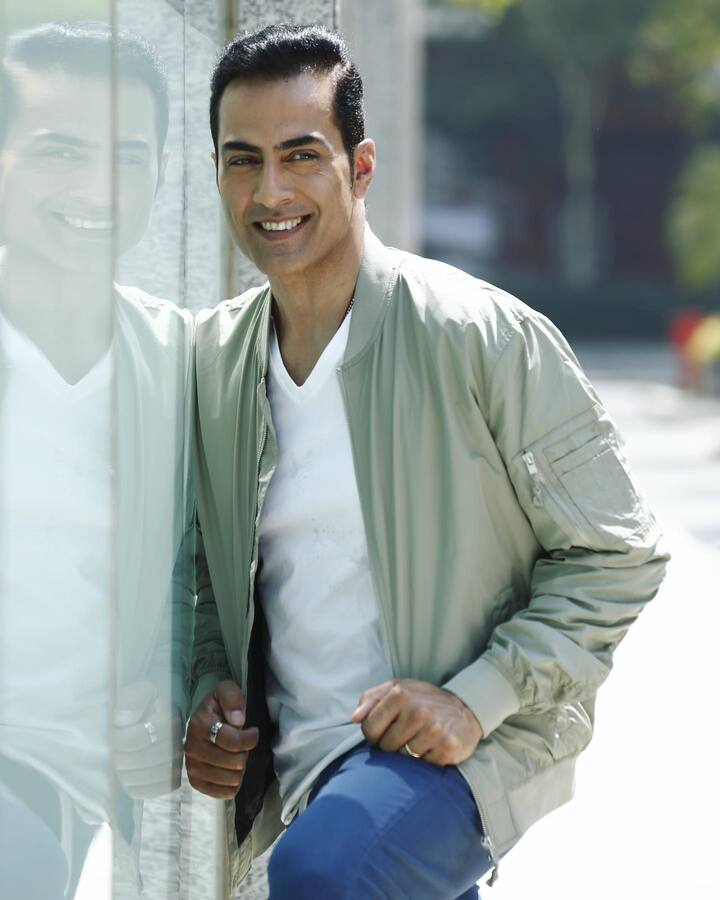 ‘अनुपमा’ के वनराज यानी सुधांशु पांडे (Sudhanshu Pandey) ने हाल ही में खुलासा किया कि, अपने ऑन-स्क्रीन रोल की वजह से उन्हें काफी ट्रोलिंग का सामना करना पड़ा है. उनका कहना था कि, कोई ऐसा दिल नहीं है, जब सोशल मीडिया पर उन्हें ट्रोल न किया गया हो.