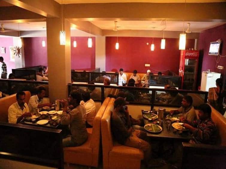 Delhi High Court Stays Guidelines By CCPA Which Prohibits Restaurants Levying Service Charge Service Charge: रेस्तरां-होटलों को राहत, दिल्ली हाईकोर्ट ने सर्विस चार्ज नहीं वसूलने वाली गाइडलाइंस पर लगाई रोक