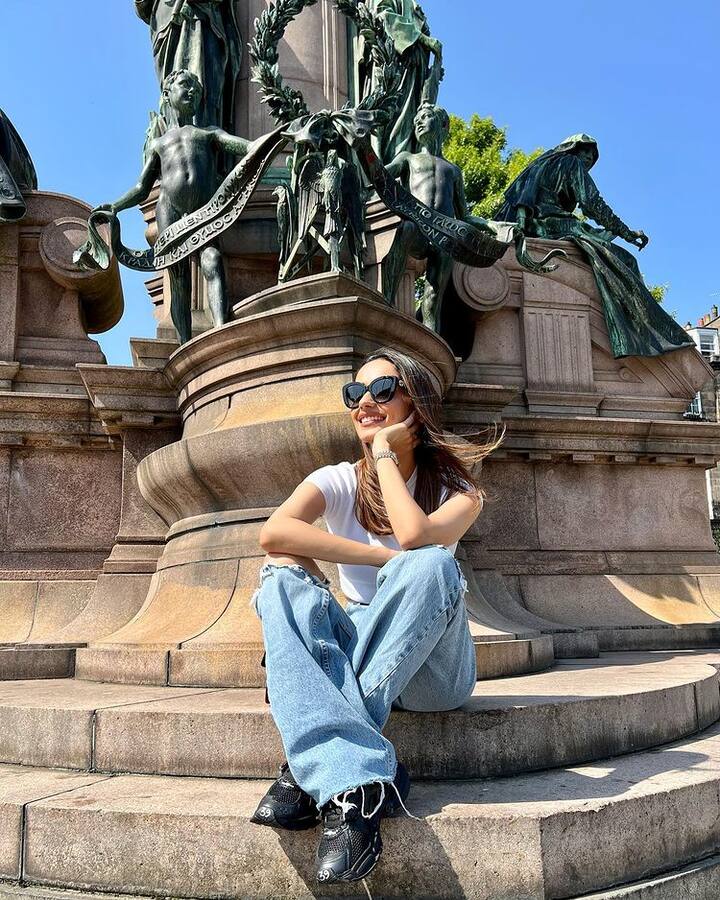 సన్నగా మెరుపుతీగలా ఉంటుంది మానుషి. -Image Credit:Manushi Chillar/Instagram