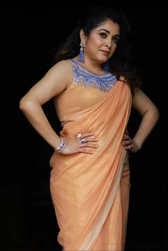 பாவமா இருந்த ஹார்ட்ட ஓடைக்குறியே !