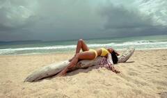 યેલો બિકીની પહેરીને Jennifer Wingetએ સમુદ્ર કિનારે બતાવ્યો સિઝલિંગ લૂક, જુઓ ફોટો