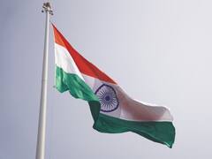 Tiranga Hoisting: घर पर तिरंगा फहराने से पहले इन बातों का रखें ध्यान, जानिए राष्ट्रीय ध्वज से जुड़े नियम