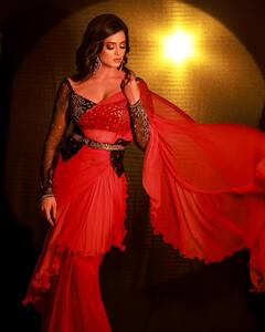 Shweta Tiwari Photos: रेड साड़ी में दिखा श्वेता तिवारी का सिजलिंग लुक, तस्वीरें देख थम जाएंगी निगाहें