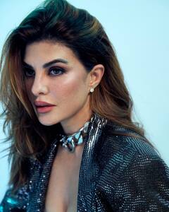 Jacqueline Fernandez : बॉलिवूड अभिनेत्री जॅकलिन फर्नांडिसचा हॉट लूक; चाहतेही म्हणाले वाह!