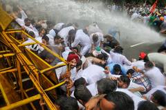 National Herald Case: ইডির প্রশ্নের মুখে সনিয়া গাঁধী, সারা দেশে বিক্ষোভ কংগ্রেসের