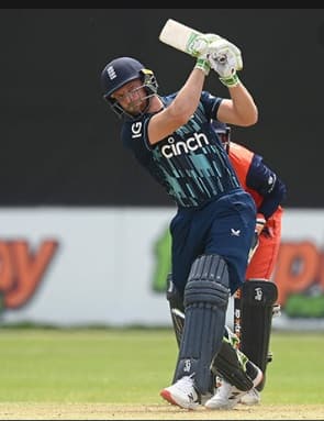 দক্ষিণ আফ্রিকার জার্সিতে খেলা ডেভিড উইস এই মুহূর্তে নামিবিয়ার জার্সিতে খেলছেন। তিনিও রয়েছেন এই তালিকায়।