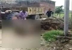 Watch: आगरा में जालिम पति ने पत्नी को बिजली के खंभे से बांधकर पीटा, वीडियो हुआ वायरल