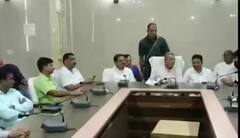 નવસારીઃપૂરના પાણી ઓસરતા જનપ્રતિનીધીઓ સામે જનતામાં રોષ, કોઈ મદદ ન મળી હોવાનો સ્થાનિકોનો દાવો