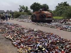 Surat Illegal liquor: सूरत में शराब के खिलाफ पुलिस की बड़ी कार्रवाई, 56 लाख रुपए की अवैध शराब को किया नष्ट 