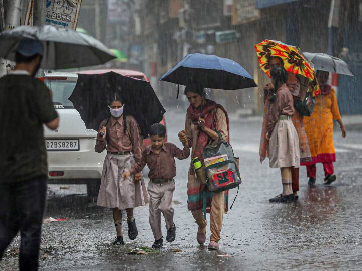 Gujarat rain forecast in from July 23 to 25 red alert issued in many districts by weather department Gujarat Rain Forecast: गुजरात में 23 से 25 जुलाई तक भारी बारिश होने का अनुमान, कई जिलों में रेड अलर्ट जारी