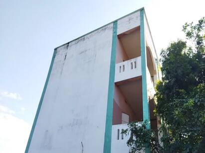 chennai mamallpuram 9th class girl jumped from the second floor of Govt High School சென்னை: ஆசிரியர் திட்டியதால் மாணவி தற்கொலை முயற்சி.! தேர்வு நடந்த போது ஏற்பட்ட விபரீதம்.!