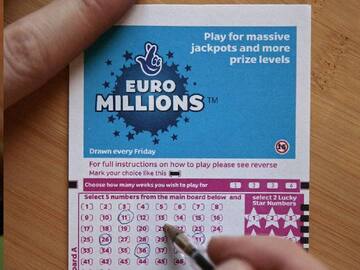Euro Millions Lottery : லாட்டரியில் 1593.55 கோடி ரூபாய் பரிசு... பெயர் தெரியாத நபரைத் தேடும் ஐரோப்பா.. இப்படி ஒரு கதையா?