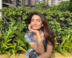 Palak Tiwari Pics: ब्लू फ्लोरल ड्रेस में पलक तिवारी ने शेयर की खूबसूरत तस्वीरें, उनकी मुस्कान जीत लेगी आपका दिल!