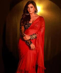 Shweta Tiwari Photos : ਰੈੱਡ ਸਾੜੀ 'ਚ ਦਿਖਿਆ ਸ਼ਵੇਤਾ ਤਿਵਾਰੀ ਦਾ ਸਿਜਲਿੰਗ ਲੁੱਕ, ਤਸਵੀਰਾਂ ਦੇਖ ਥਮ ਜਾਣਗੀਆਂ ਅੱਖਾਂ