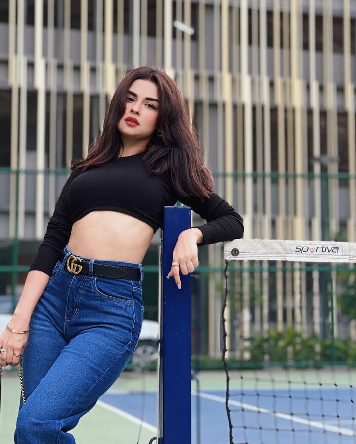 अवनीत कौर की ये तस्वीरें सोशल मीडिया पर वायरल हो रही हैं. फैंस तो जैसे इन तस्वीरों में एक्ट्रेस की खूबसूरत के कायल हो गए हैं. उन्हें अपने चाहने वालों से खूब प्यार मिल रहा है.