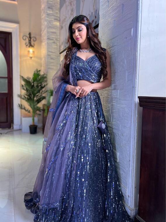 मीका सिंह की होने वाली वोटी लहंगे में बरपाती है कहर