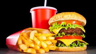 National Junk Food Day 2022 : ਜਿੰਨਾ ਤੁਸੀਂ ਸਮਝਦੇ ਹੋ ਉਸਤੋਂ ਕਿਤੇ ਜ਼ਿਆਦਾ ਨੁਕਸਾਨਦੇਹ ਹੈ ਜੰਕ ਫੂਡ, ਜਾਣੋ ਕਿਵੇਂ ਲੋਕ ਹੋ ਜਾਂਦੇ ਹਨ ਇਸ ਦੇ ਆਦੀ !