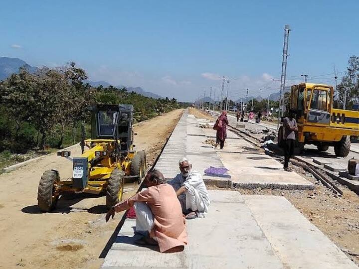 Development work at Nagercoil Town Railway Station is intensifying due to additional trains நின்று செல்ல இருக்கும் கூடுதல் ரயில்கள்.... நாகர்கோவில் டவுன் ரயில் நிலையத்தில் மேம்பாட்டு பணி தீவிரம்