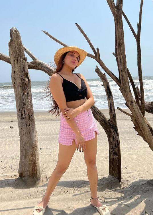 Monalisa : भोजपुरी अभिनेत्री मोनालिसाचं नाव इंडस्ट्रीतील टॉपच्या अभिनेत्रींमध्ये घेतलं जातं