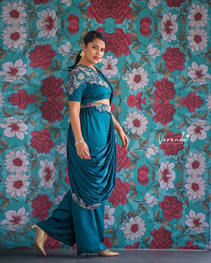 అనసూయ బ్యూటీఫుల్ లేటెస్ట్ ఫోటోస్. Image Credit: Anasuya Bhardwaj/ Instagram
