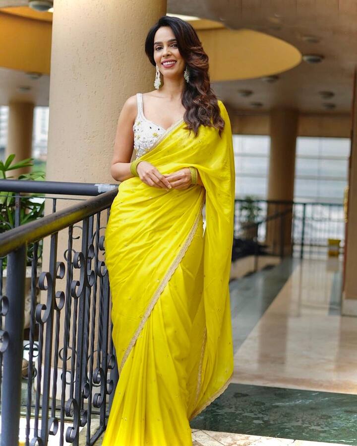 बॉलिवूडच्या बोल्ड, बोल्ड आणि ग्लॅमरस अभिनेत्रींबद्दल बोलायचे झाले तर या यादीत मल्लिका शेरावतचे नाव नक्कीच येईल.(फोटो सौजन्य:mallikasherawat/इंस्टाग्राम)