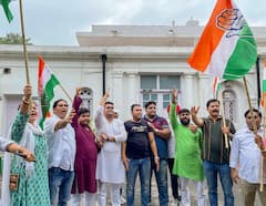 IN PICS | Cars Set Ablaze, Trains Halted As Congress Holds Nationwide Protests Over Sonia's Questioning