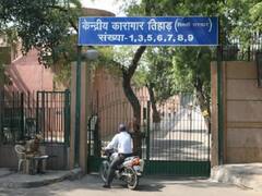 Delhi Crime News: तिहाड़ जेल में टीवी देखने को लेकर कैदियों में झड़प, पंखे के टुकड़े से किया हमला, एक का कटा चेहरा