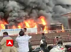 Surat : અચાનક બસમાં ફાટી નીકળી આગ, બસ સ્ટોપ પર મચી અફરા-તફરી