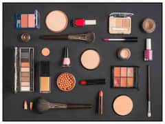 Makeup Products: मॉनसून में मेकअप प्रोडक्ट्स हो सकते हैं खराब, बचाव के लिए अपनाएं ये टिप्स