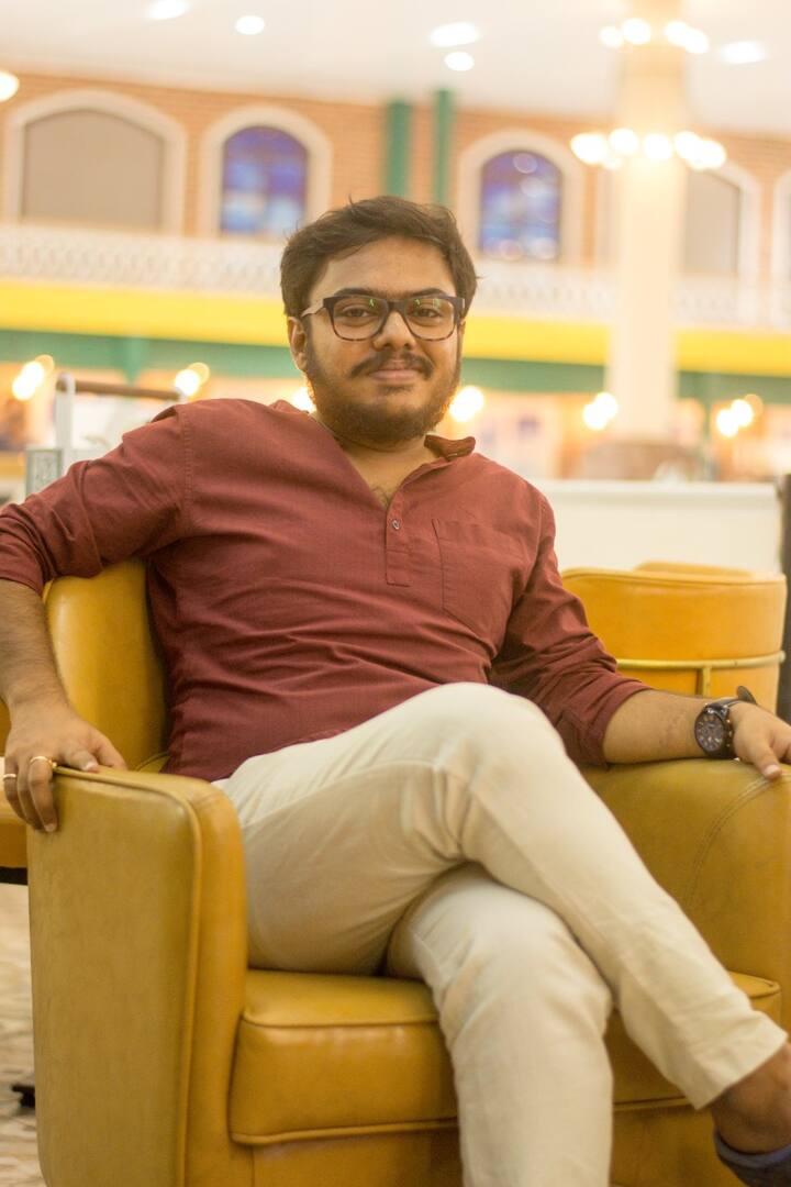 সালটা ২০১৬। রোজকার ছন্দে ব্যস্ত শহর কলকাতা। হঠাৎ ছন্দপতন। ভেঙে পড়ল নির্মীয়মান পোস্তা উড়ালপুলের একাংশ। চারিদিকে আর্তনাদ, চিৎকার.. সেই দিনের ক্ষত আজও দগদগে শহর কলকাতার বুকে।