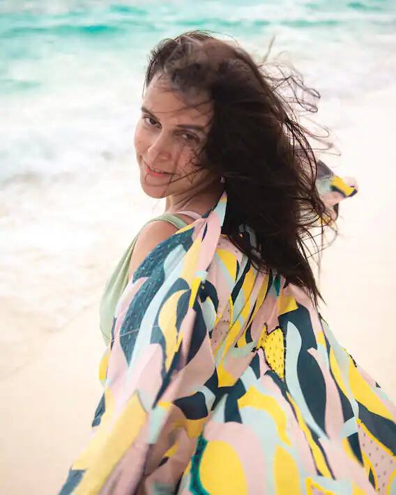 ਅਦਾਕਾਰਾ ਨੇਹਾ ਧੂਪੀਆ ਨੂੰ ਟ੍ਰੈਂਡ ਸੇਟਰ ਕਿਹਾ ਜਾਂਦਾ ਹੈ। ਔਰਤਾਂ ਦੇ ਮੁੱਦੇ ਹੋਣ ਜਾਂ ਫਿਰ ਆਪਣੀ ਖੂਬਸੂਰਤੀ ਦਾ ਜਾਦੂ ਚਲਾਉਣਾ ਹੋਵੇ, ਉਹ ਸਭ ਤੋਂ ਅੱਗੇ ਰਹਿੰਦੀ ਹੈ।