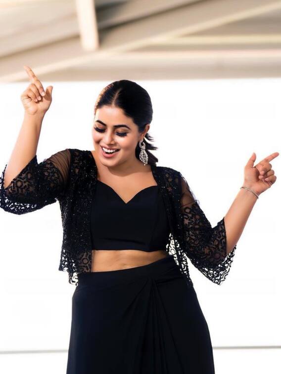 అందమంటే పూర్ణదే, నల్ల కలువలా మెరిసిపోతున్న బొద్దుగుమ్మ!