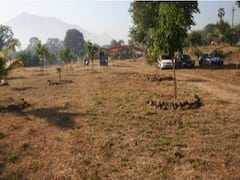 New Delhi: दिल्ली के छतरपुर में प्रशासन सोता रहा और 21 एकड़ सरकारी जमीन पर हो गया कब्जा, शिकायत के बाद जांच शुरू