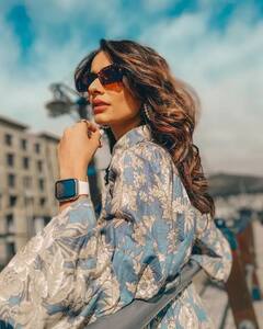 Aneri Vajani ਨਜ਼ਰ ਆਈ ਸਟਾਈਲਿਸ਼ ਲੁੱਕ 'ਚ, ਫਲੋਰਲ ਪ੍ਰਿੰਟ ਸ਼ਾਰਟ ਡਰੈੱਸ ਪਾ ਕੇ ਮਾਲਵਿਕਾ ਨੇ ਦਿੱਤੇ ਇੱਕ ਤੋਂ ਵੱਧ ਕੇ ਇੱਕ ਪੋਜ਼