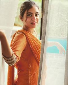 Actress Nazriya: ஆல்வேஸ் க்யூட்...நஸ்ரியா நசீம் போட்டோஸ் !