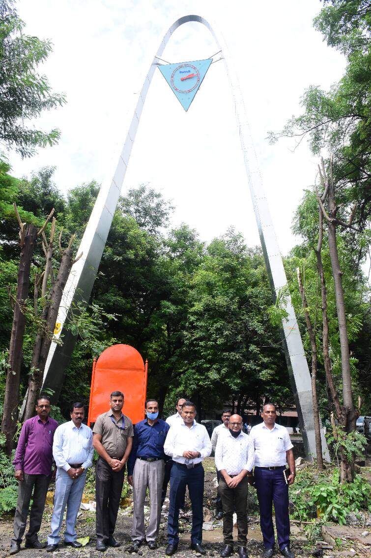 Finally the Clock Tower in Ajani Chowk closed since 2014 is operating again Nagpur : अखेर 2014 पासून बंद अजनी चौकातील 'क्लॉक टॉवर' सुरू