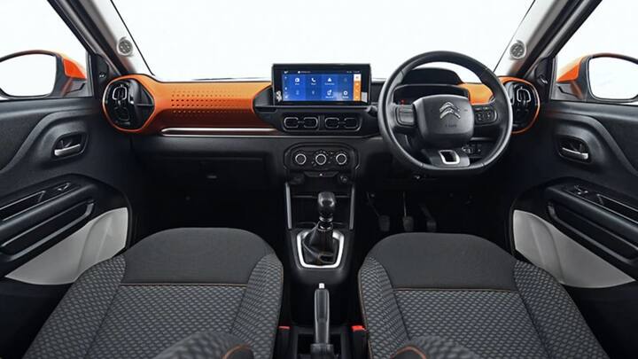 એન્જિનની વાત કરીએ તો Citroen C3માં 1.2L થ્રી-સિલિન્ડર પેટ્રોલ એન્જિન આપવામાં આવ્યું છે. આ એન્જિન 81hp પાવર અને 115Nm ટોર્ક જનરેટ કરવામાં સક્ષમ છે. ગ્રાહકો આ કારમાં ટર્બોચાર્જ્ડ એન્જિન પણ પસંદ કરી શકે છે. ટર્બોચાર્જ્ડ એન્જિન 109hp પાવર અને 190NM ટોર્ક જનરેટ કરે છે. બંને વેરિઅન્ટમાં કંપનીએ 5-સ્પીડ મેન્યુઅલ અને 6-સ્પીડ મેન્યુઅલ ટ્રાન્સમિશનનો વિકલ્પ આપ્યો છે.