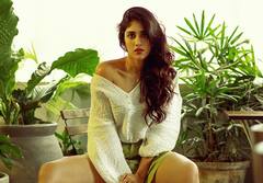 Chandini Chowdary: కిక్కేకించే చూపులతో మెస్మరైజ్ చేస్తున్న చాందిని చౌదరి